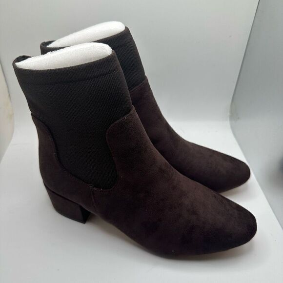 CUSHIONAIRE Women's Romi block heel stretch boot with Memory Foam Padding 8 BROW - Picture 1 of 7